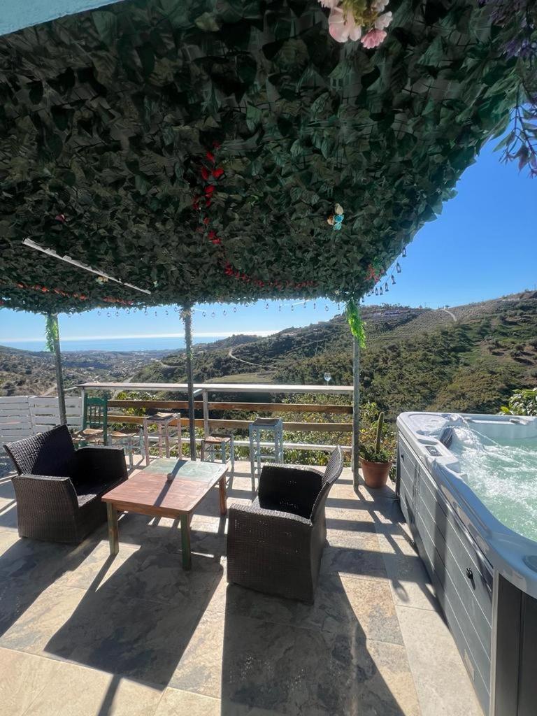 Casa Rural Malaga Monkey Love Con Jacuzzi Iznate Exteriör bild