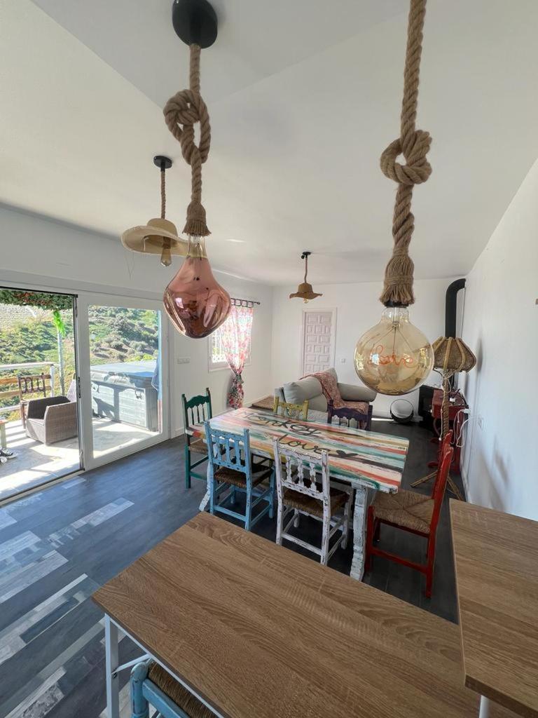 Casa Rural Malaga Monkey Love Con Jacuzzi Iznate Exteriör bild